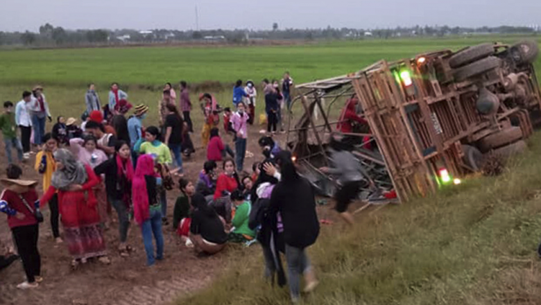 ក្រឡាប់​រថយន្ត​បង្ក​ឱ្យ​របួស​កម្មករ​ ៩៣ ​នាក់​នៅ​ខេត្ត​តាកែវ