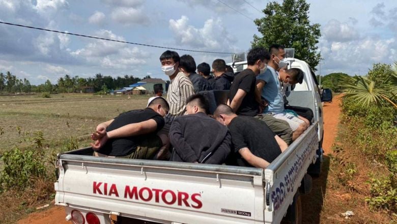 ឃាត់​ខ្លួន​បុរស​បរទេស ១១ នាក់ ​ខណៈ​កំពុង​ព្យាយាម​ធ្វើ​ដំណើរ​ពី​ខេត្ត​ព្រះសីហនុ​មក​កាន់​រាជធានី​ភ្នំពេញ