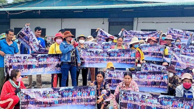 អតីត​កម្មករ​រោងចក្រ​ឃែនធើរេន​ប្រឈម​ជីវភាព​ខ្វះខាត​បន្ទាប់​រោងចក្រ​បិទ​​មិន​ទូទាត់​ប្រាក់​ត្រឹមត្រូវ