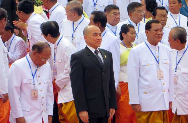 របប​​ភ្នំពេញ​​នឹង​​បង្កើត​​រដ្ឋាភិបាល​​ថ្មី​​នៅ​​ខែ​​ក្រោយ​​ទោះ​​ក្រុម​​អ្នក​​និយម​​ប្រជាធិបតេយ្យ​​មិន​​ទទួល​ស្គាល់