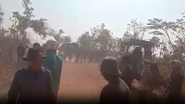 អាជ្ញាធរ​ប្រើ​អាវុធ​ និង​ចាប់ខ្លួន​ពលរដ្ឋ​ប្រមាណ​ ២០​នាក់ ​ក្នុង​ការ​បង្ក្រាប​ជម្លោះដីធ្លី