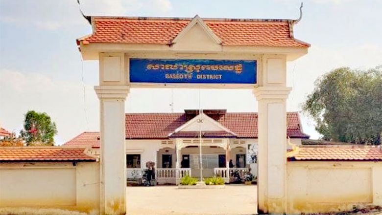 អាជ្ញាធរ​ឱ្យ​ផ្អាក​រោងចក្រ​ហ្វនហ្វា ក្រោយ​កម្មករ​តវ៉ា​បិទផ្លូវ