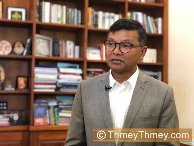 ក្រសួងអប់រំ ផ្អាកបេសកកម្មតាមខេត្តរបស់បុគ្គលិកខ្លួន ក្រោយកូវីដ-១៩រាលដាលកាន់តែខ្លាំង      