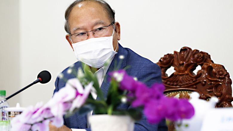 លោក​ ម៉ម ​ប៊ុន​ហេង​ អំពាវ​នាវ​ដល់​មន្ទីរពេទ្យ​ និង​ស្ថាប័ន​ពាក់​ព័ន្ធ កុំ​អនុញ្ញាត​ឱ្យ​អ្នក​ឆ្លងកូវីដ​ប្រភេទ «ដែលតា» ព្យា​បាល​តាម​ផ្ទះ