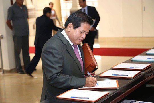 CNRP អះអាងថា នឹងចូលរួមពិភាក្សា លើសេចក្តីស្នើច្បាប់ មិនឲ្យអ្នកទោស ជាប់ពាក់ព័ន្ធនយោបាយ