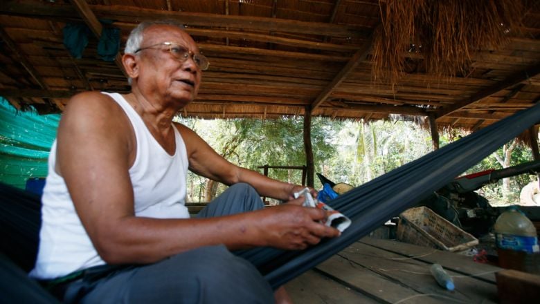 សាលាក្តី​ខ្មែរក្រហម​កំពុង​ពិចារណា​លើ​សំណុំរឿង​លោក​ មាស មុត ថា​តើ​គួរ​លើកលែង​ ឬ​បន្ត​រឿងក្តី