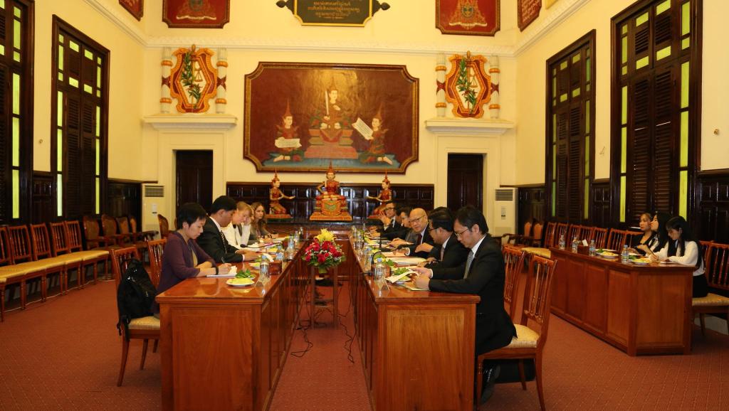 លោក​ស្រីរ៉ូណាស្មីត ​លើក​ឡើង​ពី​ការ​ព្រួយបារម្ភ​ពី​សិទ្ធិ​បញ្ចេញ​មតិ​នៅ​កម្ពុជា​ទៅ​កាន់​រដ្ឋមន្ត្រី​ក្រសួង​យុត្តិធម៌
