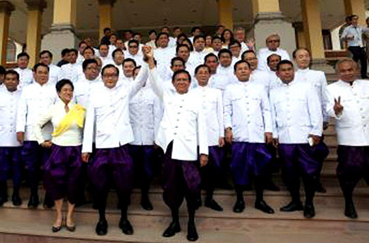 លោក ហ៊ុន សែន៖ អតីតមន្ត្រី CNRP ១១៨រូប ចង់បានការលើកលែងទោសទាល់តែចូលគុក