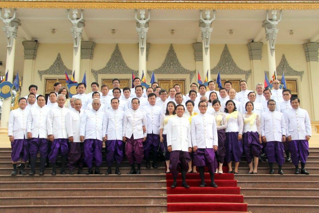 រដ្ឋាភិបាលរំឭកច្បាប់បើកផ្លូវឲ្យមន្ត្រីបក្សប្រឆាំងសុំសិទ្ធិធ្វើនយោបាយ