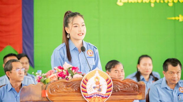 អ្នកឃ្លាំមើល ស្នើ​ឱ្យ​តុលាការ​ស៊ើបអង្កេត​លើ​មន្ត្រី ដែល​មហាជន​សង្ស័យ​ជាប់ពាក់ព័ន្ធ​នឹង​ការ​ឆបោក​របស់​អ្នកស្រី ឡេង ចាន់ណា