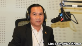 បទសម្ភាសន៍ VOA៖ លោក​អ៊ុំ សំអាន ​ផ្អាក​រិះគន់​បញ្ហា​ព្រំដែន​តែ​សកម្ម​ក្នុង​ការងារ​សហគមន៍