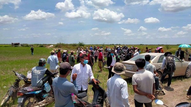 មន្ត្រី​សង្គម​ស៊ីវិល​ទទូច​អាជ្ញាធរ​ឱ្យ​ស៊ើប​រឿង​មេឃុំ​នៅ​ខេត្ត​បន្ទាយ​មាន​ជ័យ​លក់​ដី​ព្រៃ​លិច​ទឹក​តំបន់​បឹង​ទន្លេសាប