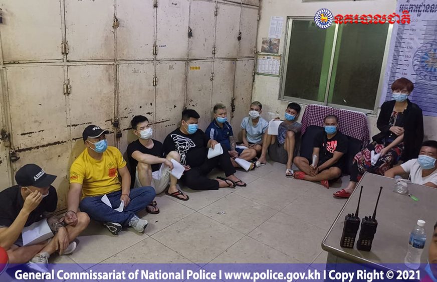 ជន​បរទេស​ជាង​១០​នាក់​ដែល​បន្លំ​ធ្វើ​គ្រូពេទ្យ​ចុះ​យក​សំណាក​ត្រូវ​បញ្ជូន​ទៅ​តុលាការ​