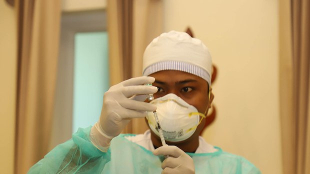 កម្មករ​រាប់​ម៉ឺន​នាក់​ចុះ​ឈ្មោះ​ស្ម័គ្រចិត្ត​ចាក់វ៉ាក់សាំង​បង្ការ​ជំងឺកូវីដ-១៩