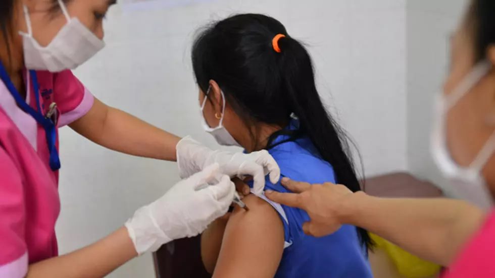 ក្រសួងសុខាភិបាលបដិសេធថា មិនបានចាក់វ៉ាក់សាំងកូវីដ១៩ដល់ជនជាតិចិនដូចការផ្សព្វផ្សាយតាមបណ្តាញសង្គម