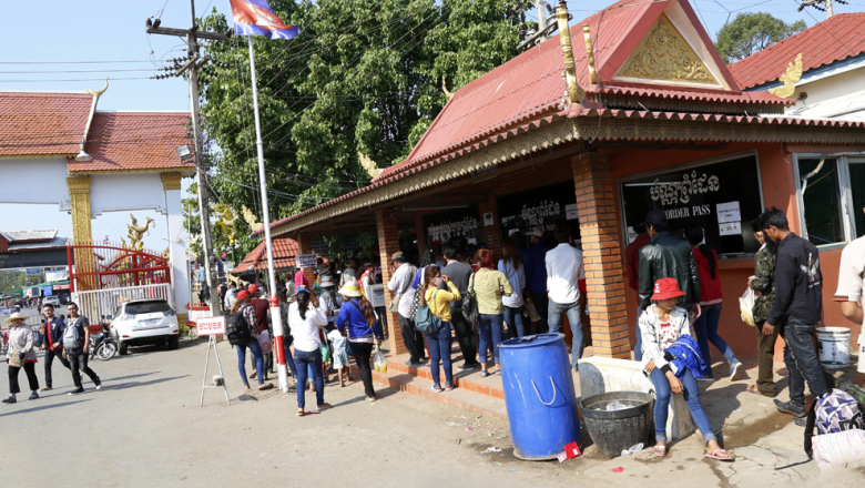 ពលករ​ខ្មែរ​ជាង​ ២០ ​ម៉ឺន​នាក់ ​ទទួល​ភាពស្របច្បាប់​ពី​រដ្ឋាភិបាល​ថៃ