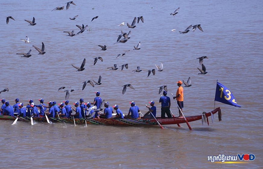រដ្ឋា​ភិបាល​​សម្រេច​​ផ្អាក​​ប្រារព្ធ​​ពិធី​បុណ្យ​​អុំ​ទូក​នៅ​​ឆ្នាំ​នេះ​ ដើម្បី​​ទប់​ស្កាត់​​ការ​​ឆ្លង​​ជំងឺ​​កូ​វីដ​១៩​​