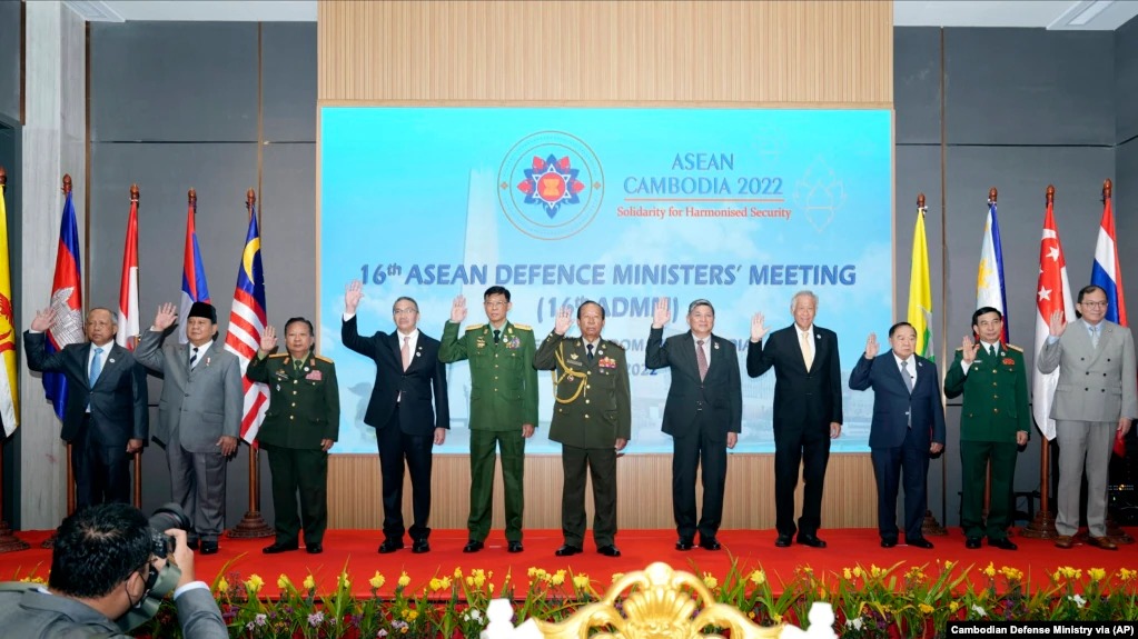 កិច្ច​ប្រជុំ​រដ្ឋមន្រ្តី​ការពារ​ជាតិ​អាស៊ាន​ចាប់​ផ្តើម​ ដោយ​កម្ពុជា​ធ្វើ​ជា​ម្ចាស់​ផ្ទះ