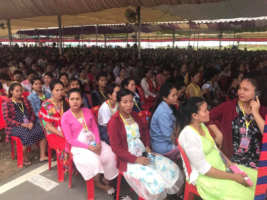 លោកនាករដ្ឋរដ្ឋមន្រ្តីហ៊ុន សែន អញ្ជើញជួបសំណេះសំណាល ជាមួយកូនកម្មករ កម្មការិនី ជាង១ម៉ឺននាក់