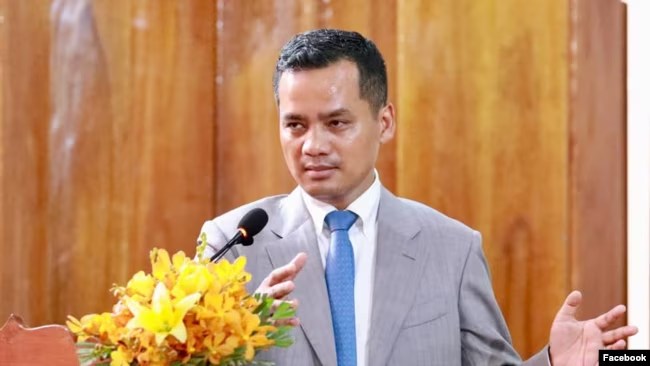 រដ្ឋមន្រ្តីក្រសួងមហាផ្ទៃណែនាំឱ្យរដ្ឋបាលរាជធានីខេត្តសើរើកិច្ចព្រមព្រៀងដើម្បីបញ្ចប់ការផ្សាយគ្រឿងស្រវឹង 