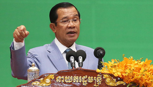 នាយករដ្ឋមន្រ្តីព្រមាន​បិទ​ហ្វេសប៊ុក​លែង​ឱ្យ​មាន​នៅ​ស្រុក​ខ្មែរ