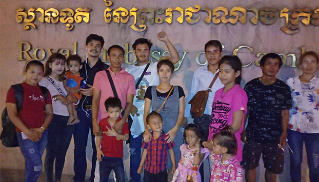 ពលករ​មាន​កូន​តូច​ធ្វើ​ការ​នៅ​ថៃ​ រិះគន់​មន្ត្រី​ស្ថានទូត​ខ្មែរ​នៅ​ទីក្រុង​បាងកក​ថា មិន​យក​ចិត្ត​ទុក​ដាក់​ចំពោះ​ពួក​គេ