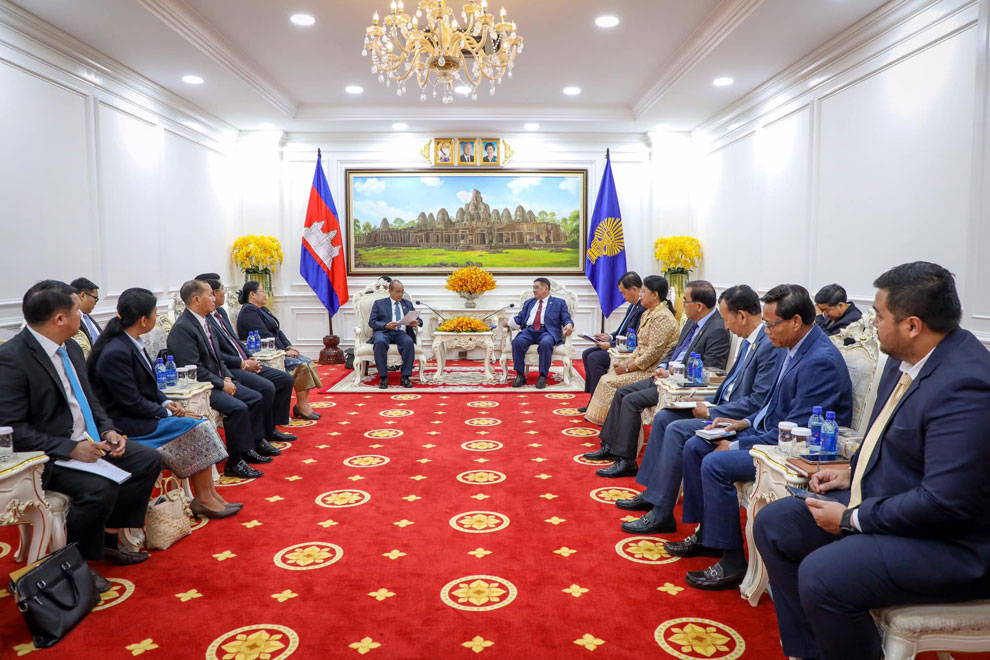 លោក ជាម យៀ​ប​ ប្រាប់​​គណៈប្រ​តិភូ​រ​ដ្ឋ​ស​ភាឡា​វ ពីការ​បំពេញ​ការ​ងារ​របស់​រដ្ឋសភាកម្ពុជា​ក្នុ​ង​កា​រ​​«ប​ម្រើជា​តិ​ ​និងប្រ​ជាជន»