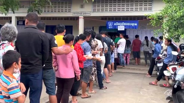  អ្នកនយោបាយ និង​អ្នក​ឃ្លាំមើល​ជំរុញ​លោក ហ៊ុន សែន ឱ្យ​បញ្ឈប់​ការ​គំរាមកំហែង​ដូច​ការ​និយាយ