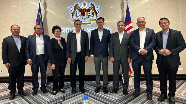 អ្នកវិភាគ​ថា លោក សម រង្ស៊ី ជាន់​ទឹក​ដី​ម៉ាឡេស៊ី ប្រៀប​ដូច​ជា​ការ​ទះ​កំផ្លៀង​លោក ហ៊ុន សែន