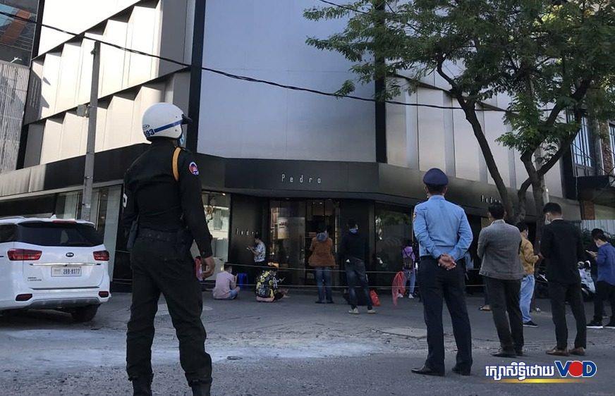 កម្ពុជា​​រក​​ឃើញ​​មនុស្ស​២​នាក់​​ទៀត​​ឆ្លង​​ជំងឺ​​កូ​វីដ​១៩​ពាក់​ព័ន្ធ​​នឹង​​ករណី​​ឆ្លង​​ក្នុង​​សហ​គមន៍​