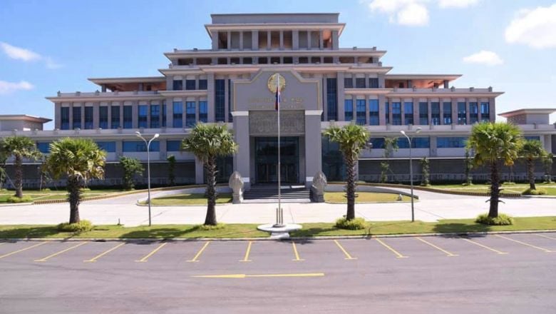 ធនាគារ​ជាតិ​ឱ្យ​គ្រឹះស្ថាន​ធនាគារ និង​ហិរញ្ញវត្ថុ ផ្អាក​បណ្ដោះ​អាសន្ន​នៅ​កន្លែង​បិទ​ខ្ទប់