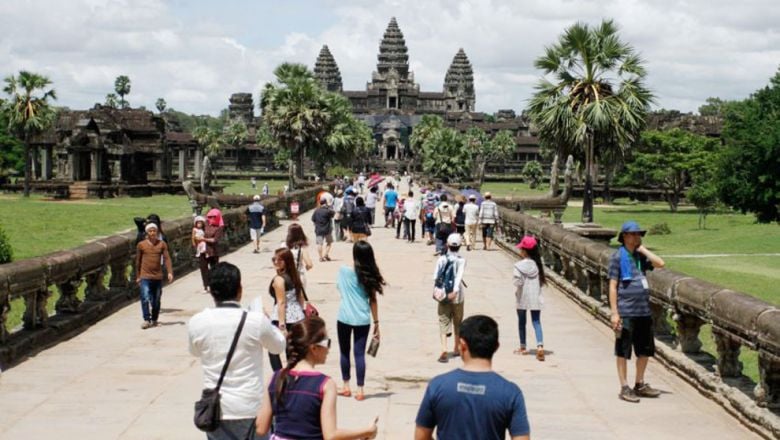 ក្រសួង​ទេសចរណ៍ នឹង​ធ្វើ​ការ​សហការ​ជាមួយ​ក្រសួង​សុខាភិបាល​ សិក្សា​អំពី​លទ្ធភាព​ទទួល​ភ្ញៀវ​ទេសចរ​អន្តរជាតិ​ដែល​បាន​ចាក់​វ៉ាក់សាំង​បង្ការ​ជំងឺ​កូវីដ ១៩ រួច​ហើយ