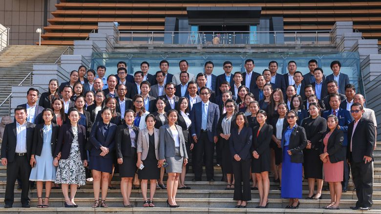 លោក​ ហ៊ុន សែន ​ឲ្យ​​ពិនិត្យ​លទ្ធភាព​លើក​លែង​ទោស​ទណ្ឌិត​ជាស្ត្រី​