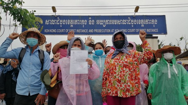 ពលរដ្ឋ​ថា ​អាជ្ញាធរ​ប្រើ​បទ​ចោទ​ធ្ងន់ធ្ងរ ដើម្បី​បង្ក្រាប​សហគមន៍​កុំ​ឱ្យ​ចេញ​តវ៉ា​រឿង​ដី​ធ្លី