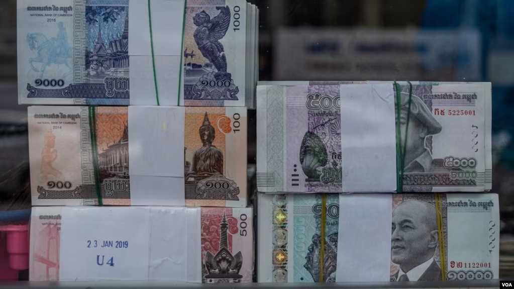 របាយការណ៍​ថ្មី​អំពី​បំណុល​នៅ​កម្ពុជា៖ អ្នកខ្ចី​ប្រាក់​ភាគច្រើន​ជាប់​ជំពាក់​បំណុល​ច្រើន​លើស​លប់