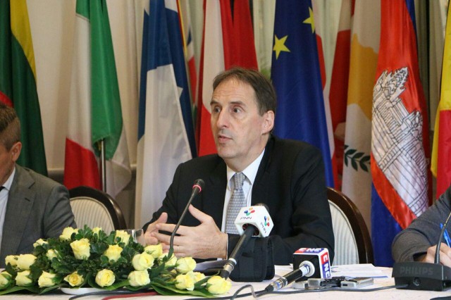 ឯកអគ្គរដ្ឋទូត​EU មិន​ចង់​ទាយ​ពី​លទ្ធផល​ដក ឬ​បន្ត EBA នៅ​កម្ពុជា​នោះទេ​