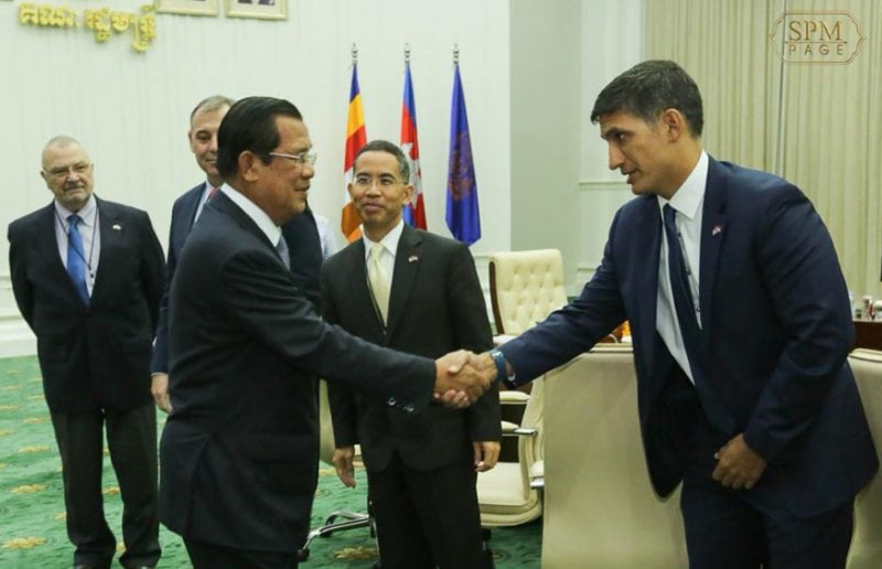 អា​មេរិ​ក អំ​ពា​វ​នាវ​ឲ្យក​ម្ពុជា​ប្រ​កាន់​នយោ​បាយ​ការ​បរទេស​ឯក​រាជ្យ​