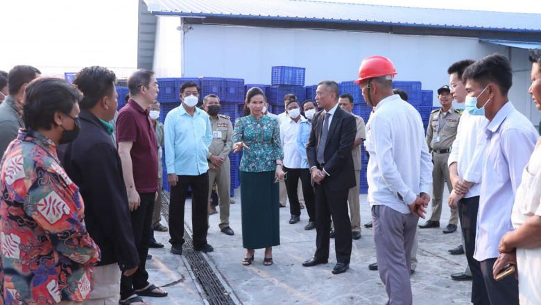 ពលរដ្ឋ​ជាង​​ ១០០ ​គ្រួសារ ស្នើ​ដល់​អាជ្ញា​ធរ​ឱ្យជួ​យ​ដោះស្រា​យ​បញ្ហា​ក្រុម​ហ៊ុន​បង្ហូរ​ទឹក​កខ្វក់​ពីរោងច​ក្រចូ​លអូ​រ