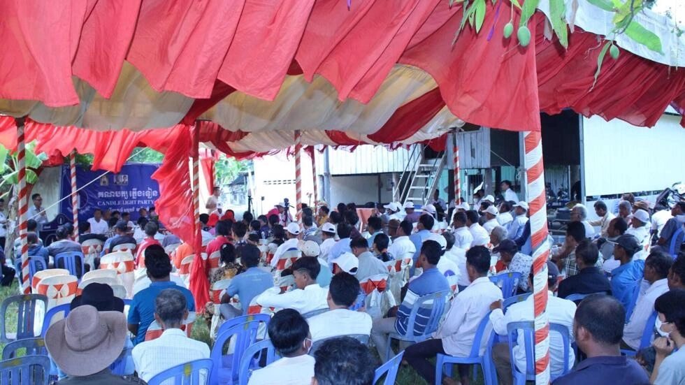 បក្ស​ភ្លើង​ទៀន​ និង​អង្គ​ការ​សិទ្ធិ​មនុស្ស​តវ៉ា​មិន​ឲ្យ​ថៃ​បញ្ជួន​សក​ម្ម​ជន​ប្រ​ឆាំង​មក​កម្ពុជា​វិញ