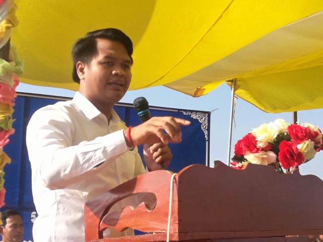 បោះឆ្នោត​ព្រឹទ្ធសភា​៖ លោក ពេជ្រ ស្រស់ ដែលមាន​អង្គ​បោះឆ្នោត​៣​នាក់ បើក​យុទ្ធ​នាការឃោសនា​