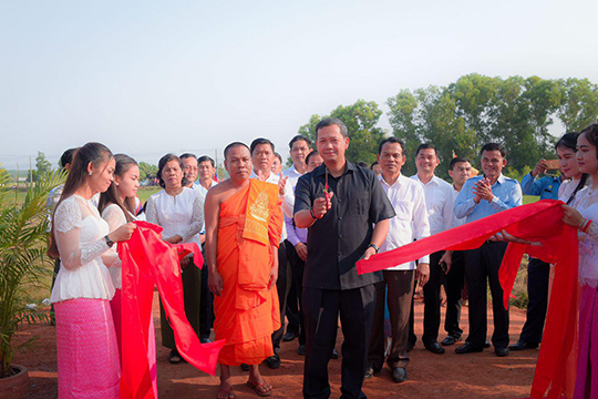 លោក ហ៊ុន ម៉ាណែត ៖ អ្នកខ្លះដើររស្រែក ដើររនិយាយ ប្តឹងសភាអ៊ឺរ៉ុបថា សម្តេចក្រាល ននៀលអំណាច តើឲ្យចុះចេញយ៉ាងមិច បើពលរដ្ឋនៅតែគាំទ្រ លោកបែបនេះ