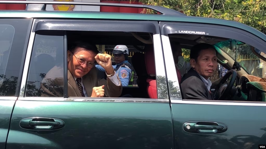 អ្នក​វិភាគ​មិន​សង្ឃឹម​ថា​ លោក ​កឹម សុខា​ អាច​ធ្វើ​នយោបាយ​វិញ​បាន​ស្រួល​ទេ ​ពេល​បក្ស​កាន់​អំណាច​បញ្ចេញ​អ្នក​បន្ត​វេន 