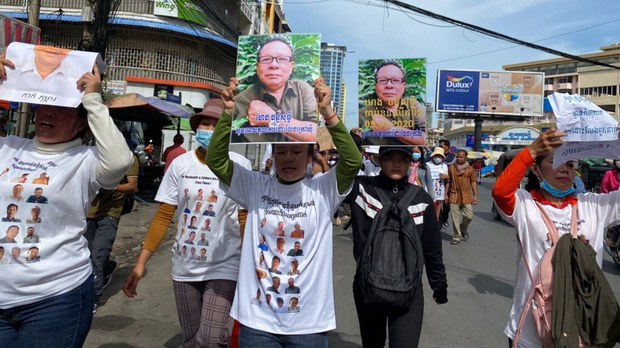 សកម្មជន​បក្ស​ប្រឆាំង​ថា ដោយ​មិន​អាច​ឱប​ដៃ​មើល​អំពើ​អយុត្តិធម៌​សង្គម ទើប​ហ៊ាន និង​មិន​ខ្លាច​ជាប់​គុក