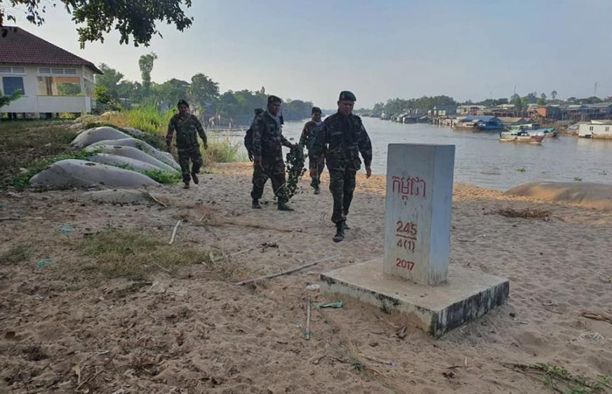 នាយករដ្ឋមន្រ្តីឱ្យអាជ្ញាធរព្រំដែនរឹតបន្តឹងការឆ្លងដែនចេញចូល ក្រោយប្រទេសជិតខាង​ផ្ទុះកូវីដ​​១៩ខ្លាំង