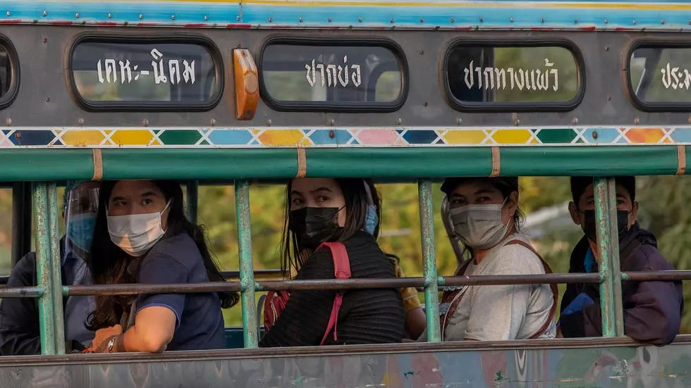 កូវីដ១៩៖ អាជ្ញាធរថៃអំពាវនាវឲ្យពលករទាំងអស់ចុះឈ្មោះធ្វើប័ណ្ណស្នាក់នៅស្របច្បាប់ក្នុងប្រទេសថៃ