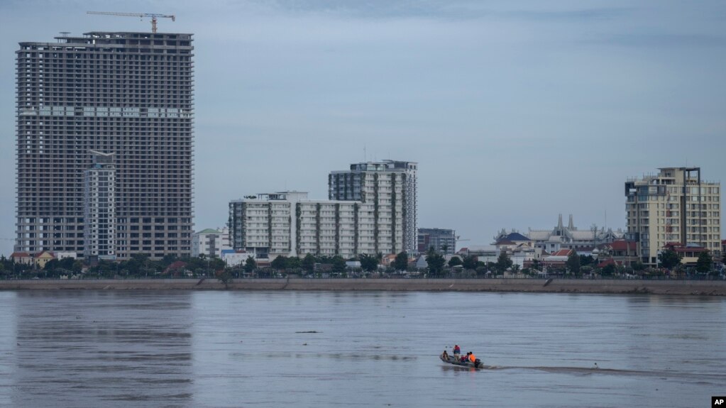 ក្រសួង​បរិស្ថាន​និង​ភាគី​ពាក់ព័ន្ធ​បើក​ដំណើរការ​បេសកកម្ម​សម្អាត​​ទន្លេ​ឱ្យ​ស្អាត​ក្នុង​រយៈពេល​៥ឆ្នាំ 