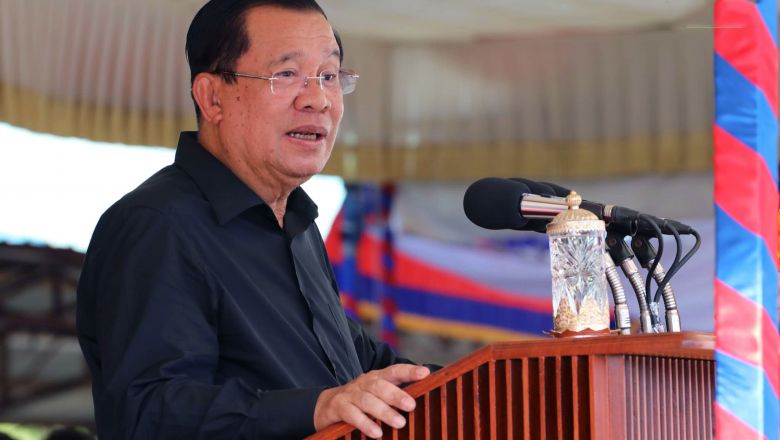 លោក​ ហ៊ុន សែន​៖ ការ​ដក​ភាព​អនុ​គ្រោះ​ពន្ធ EBA ២០ ​ភាគ​រយ ​របស់​ EU មិន​ប៉ះ​ពាល់​ដល់​ការនាំ​ចេញ​របស់​កម្ពុជា​ទៅ​អឺរ៉ុប​ទេ​ 