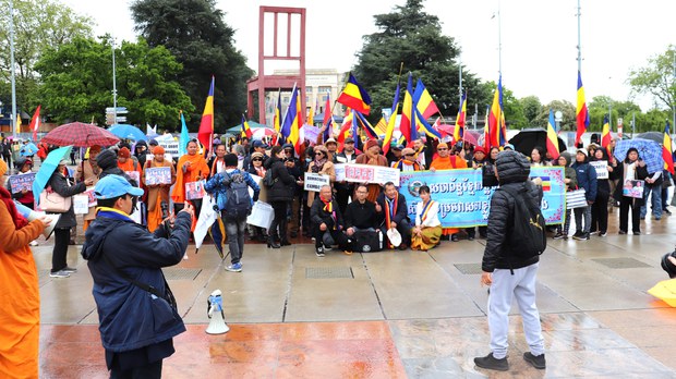 ពលរដ្ឋ​ខ្មែរ​មក​ពី​បណ្ដា​ប្រទេស​នានា ធ្វើ​​បាតុកម្ម​នៅ​មុខ​អង្គការ​សហប្រជាជាតិ​ទាមទារ​រដ្ឋាភិបាល​វៀតណាម​ឱ្យ​ដោះលែង​ព្រះសង្ឃ និង​ពលរដ្ឋ​ខ្មែរ​ក្រោម