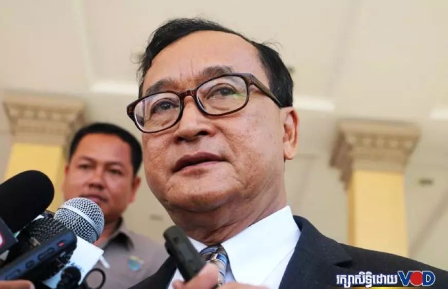 មន្ត្រីរដ្ឋា​ភិបាល​ចាត់​ទុក​​ការ​ប្រកាស​​ធ្វើ​​មាតុ​ភូមិ​និវត្ត​ន៍​ជា​ថ្មី​​​របស់​លោក​ សម​ រង្ស៊ី​ ​ថា​គ្មាន​ន័យ​