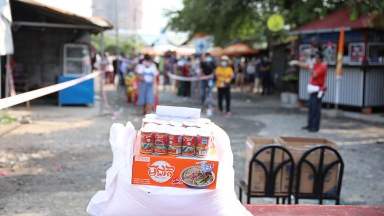 ពលរដ្ឋ​មួយ​ចំនួន​នៅ​ក្នុង​តំបន់​បិទ​ខ្ទប់ ត្អូញត្អែរ​ពី​ការ​មិន​ទទួល​បាន​ជំនួយ​ឧបត្ថម្ភ ខណៈ​មន្ត្រី​អះអាង​ថា អាជ្ញាធរ​កំពុង​ធ្វើ​ការ​ដោះស្រាយ